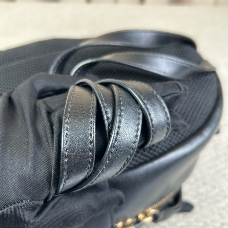 芬迪Fendi黑金佈面金色眼睛小怪獸雙肩包 休閒百搭的一款包包 小怪獸的設計感更增加了靈動感 容量實用 日常百搭-16