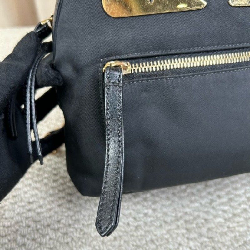 芬迪Fendi黑金佈面金色眼睛小怪獸雙肩包 休閒百搭的一款包包 小怪獸的設計感更增加了靈動感 容量實用 日常百搭-19