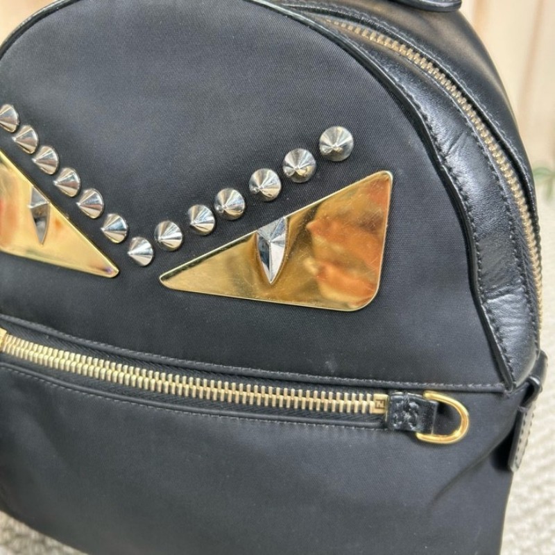 芬迪Fendi黑金佈面金色眼睛小怪獸雙肩包 休閒百搭的一款包包 小怪獸的設計感更增加了靈動感 容量實用 日常百搭-21