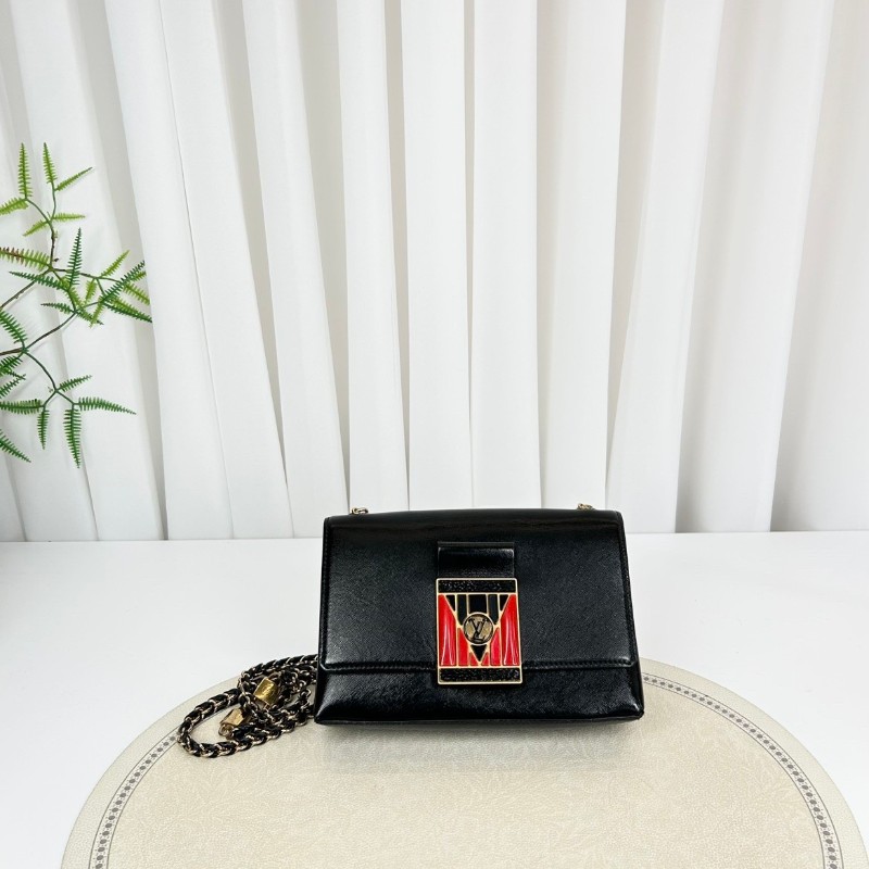 專櫃價2.4折!LV/路易威登 芯片款 早春秀款pochette thelma鎖頭鏈條包 肩帶可調節 單肩斜挎都可-0