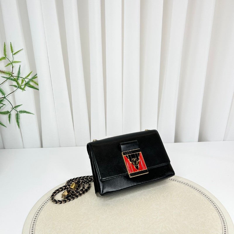 專櫃價2.4折!LV/路易威登 芯片款 早春秀款pochette thelma鎖頭鏈條包 肩帶可調節 單肩斜挎都可-3