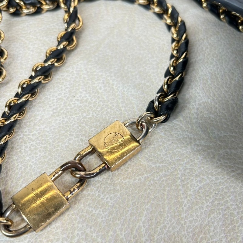 專櫃價2.4折!LV/路易威登 芯片款 早春秀款pochette thelma鎖頭鏈條包 肩帶可調節 單肩斜挎都可-13