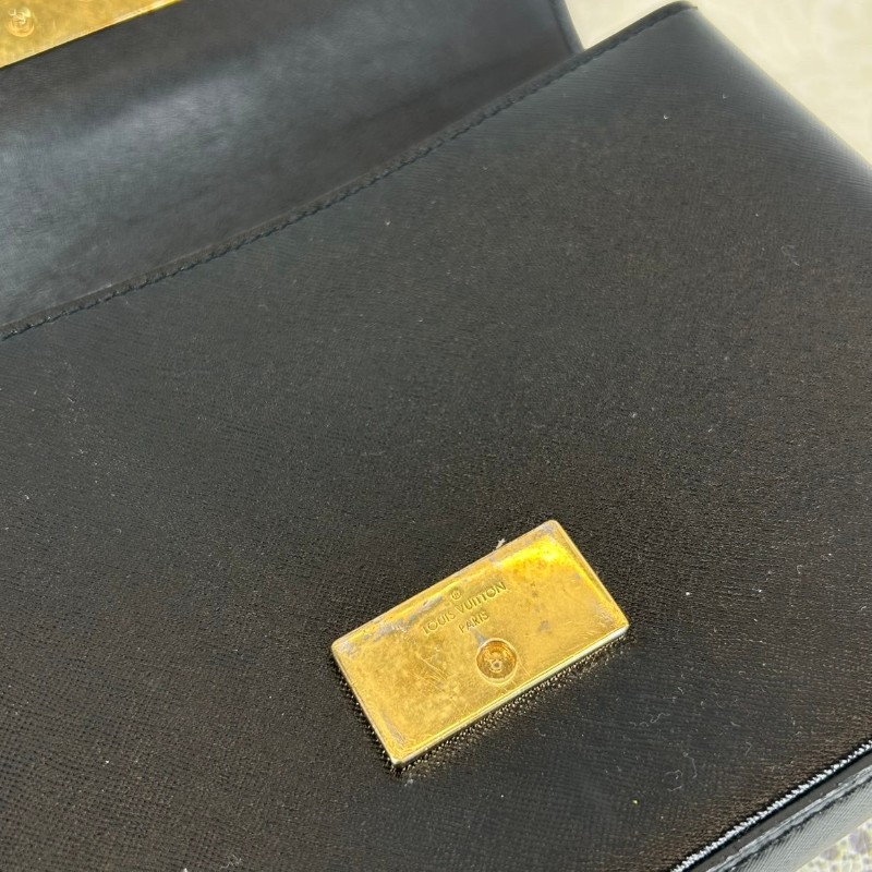 專櫃價2.4折!LV/路易威登 芯片款 早春秀款pochette thelma鎖頭鏈條包 肩帶可調節 單肩斜挎都可-20