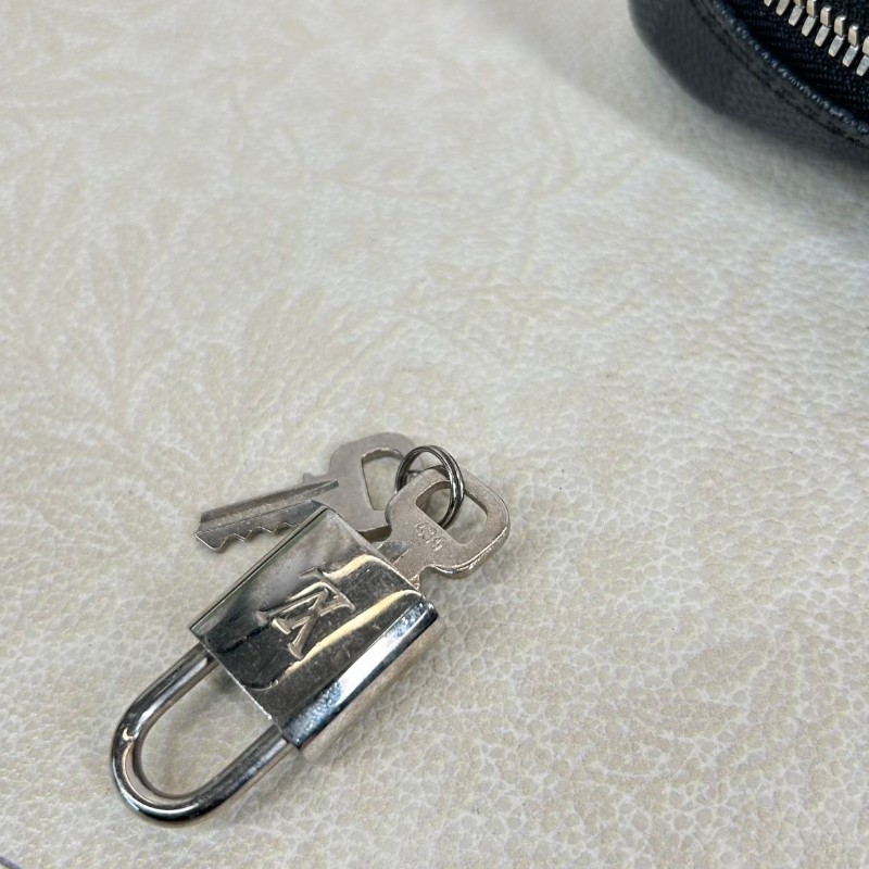 LV路易威登  黑灰棋盤格手提公文包 時尚型男必備  大容量 內有隔層 可以放電腦-17