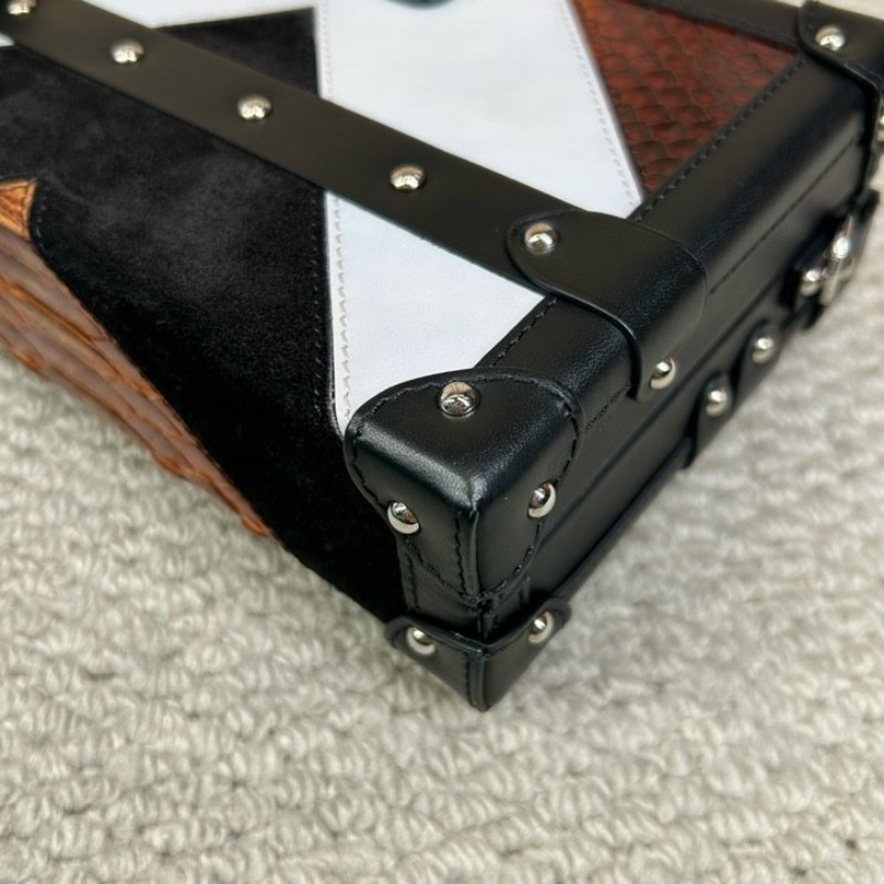 LV路易威登蟒蛇拼皮硬盒子包 黑色邊框 銀色五金 包型板正 有肩帶 可單肩可斜挎 容量實用-9