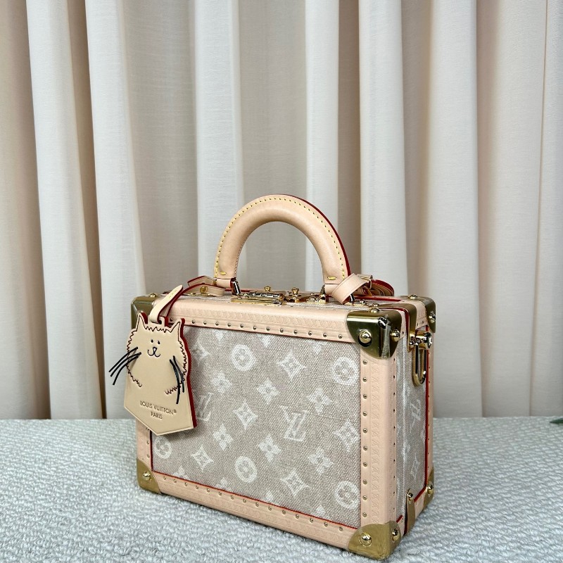 LV路易威登聯名貓貓catogram硬箱包 芯片款 米色老花帆布 金色五金 貓咪挂飾 內裡手繪LV標籤 可單肩可斜挎可手提 容量適中 日常出門很方便-3