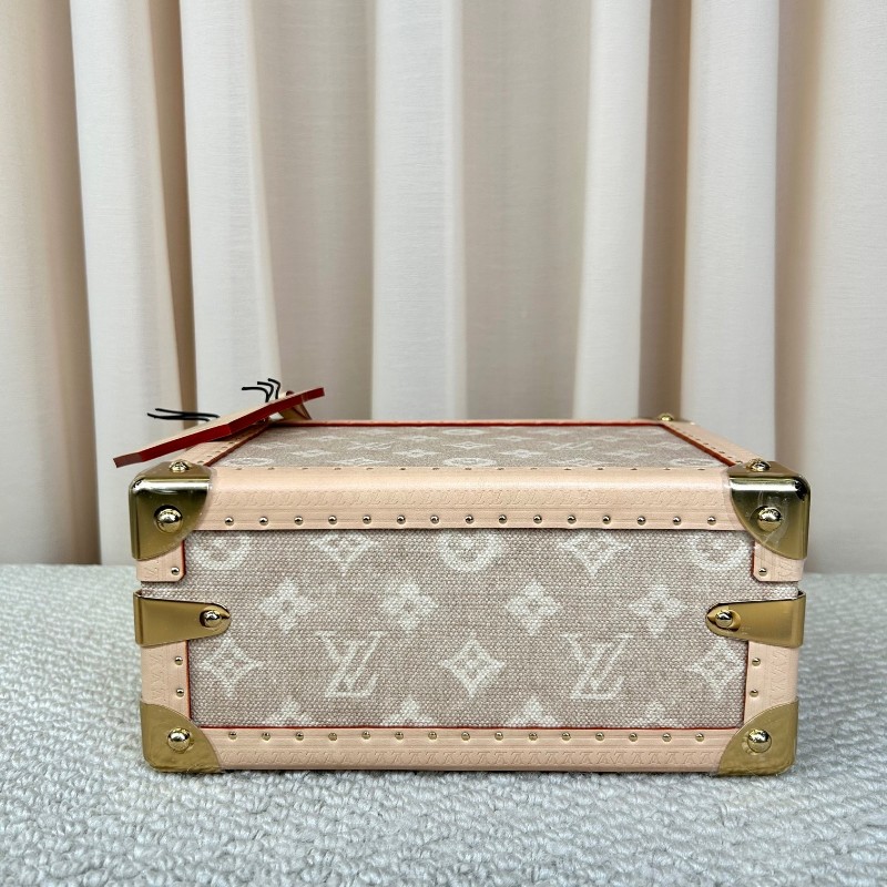 LV路易威登聯名貓貓catogram硬箱包 芯片款 米色老花帆布 金色五金 貓咪挂飾 內裡手繪LV標籤 可單肩可斜挎可手提 容量適中 日常出門很方便-4