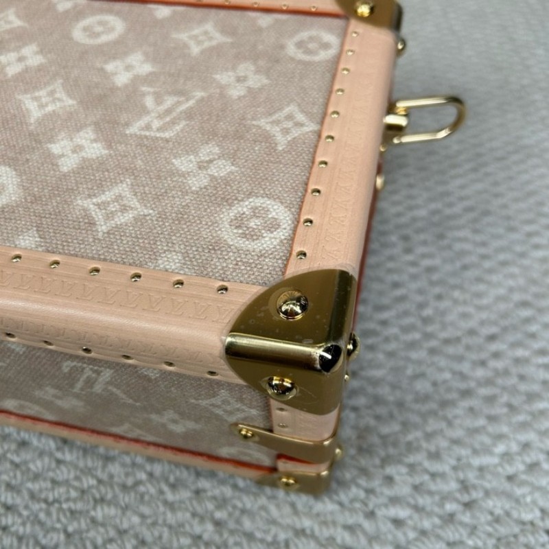LV路易威登聯名貓貓catogram硬箱包 芯片款 米色老花帆布 金色五金 貓咪挂飾 內裡手繪LV標籤 可單肩可斜挎可手提 容量適中 日常出門很方便-10