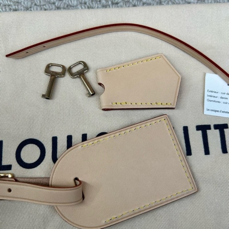 LV路易威登聯名貓貓catogram硬箱包 芯片款 米色老花帆布 金色五金 貓咪挂飾 內裡手繪LV標籤 可單肩可斜挎可手提 容量適中 日常出門很方便-18