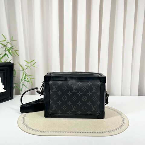 LV路易威登 芯片款 Soft Trunk黑盒子 經典老花 黑色塗層帆布拼牛皮 黑色鏈條肩帶 可單肩可斜挎 容量大 包型立挺