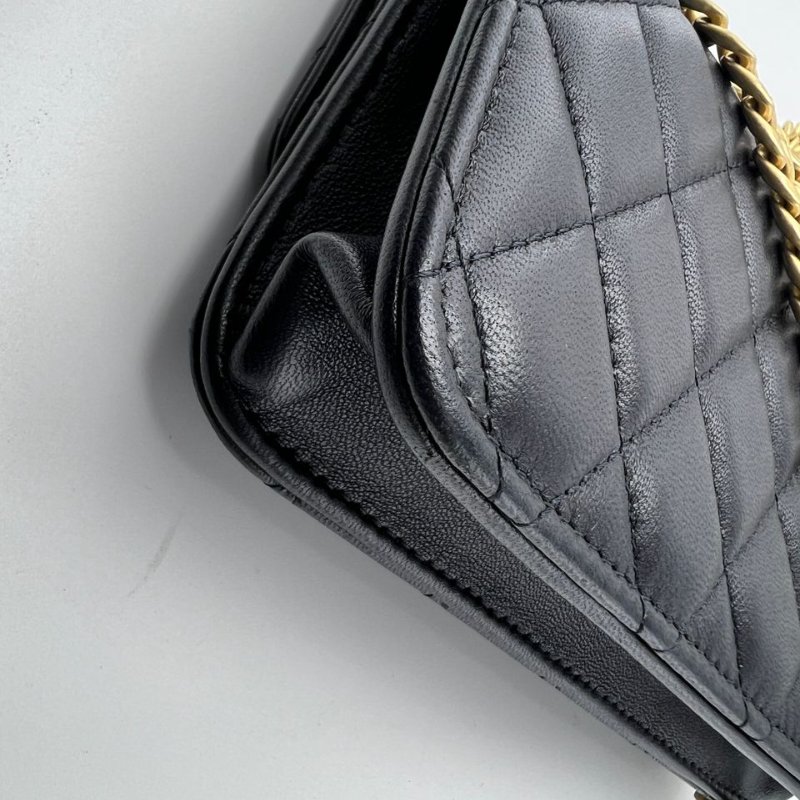 Chanel WOC 鍊條包-11