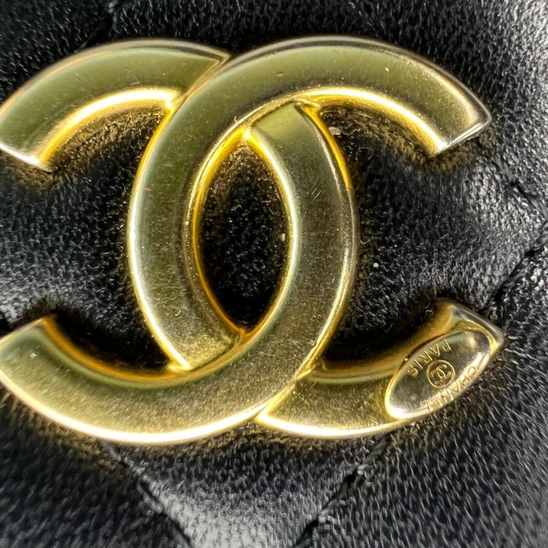 Chanel WOC 鍊條包-14