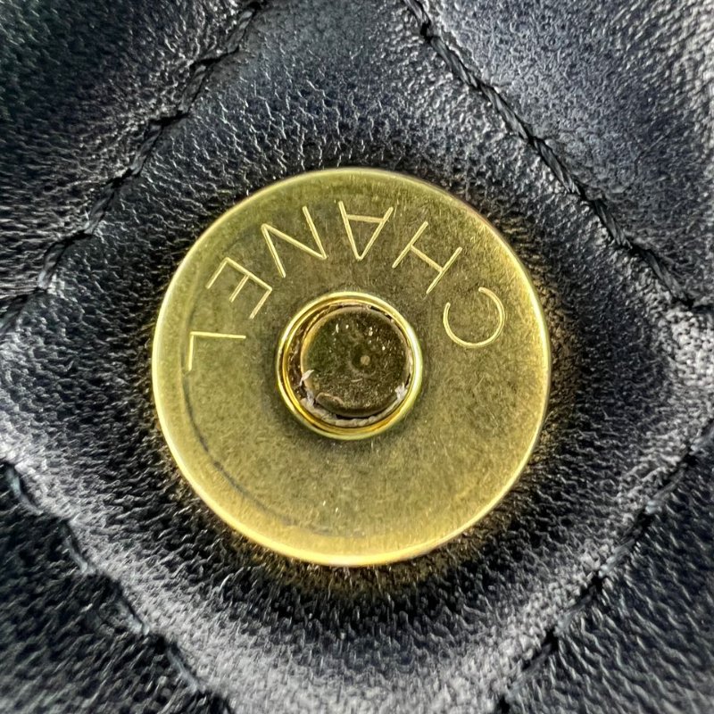 Chanel WOC 鍊條包-18