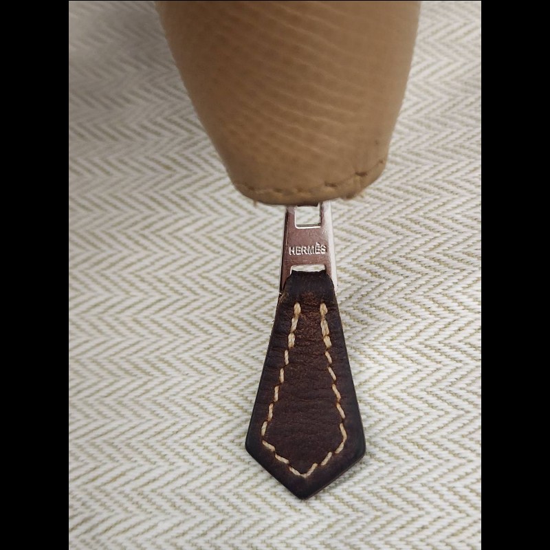 15000入手愛馬士絲巾短夾，無髒污破損-12