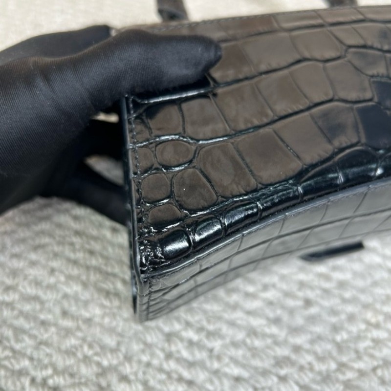 sh zym 巴黎世家Balenciaga hourglass 黑扣鱷魚紋沙漏包 磨砂黑扣更顯高級 有肩帶 可單肩可斜挎可手提 日常百搭 拍照超出片-9