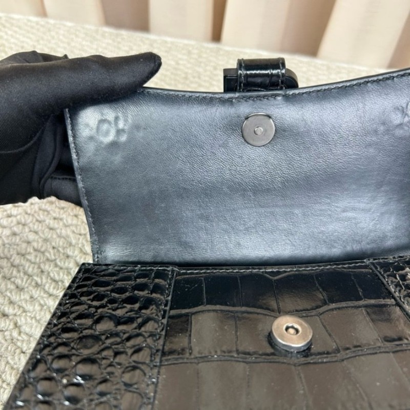 sh zym 巴黎世家Balenciaga hourglass 黑扣鱷魚紋沙漏包 磨砂黑扣更顯高級 有肩帶 可單肩可斜挎可手提 日常百搭 拍照超出片-19