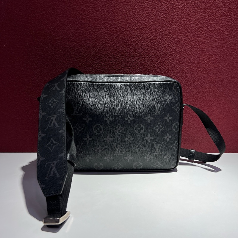路易威登/Louis Vuitton Outdoor系列 經典黑老花拼黑皮郵差包 斜挎包 1尺寸:26 x 20 x 10.5 。-3