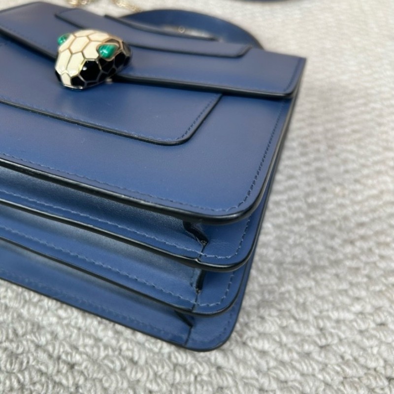 寶格麗Bvlgari藍色蛇頭風琴包 經典蛇頭 銀色五金 包型立體飽滿 可單肩可斜挎可手提 容量實用 日常通勤百搭氣質款-8