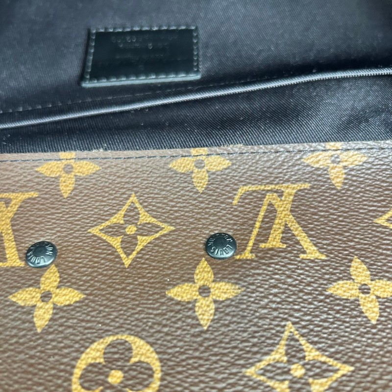 路易威登/Louis Vuitton   steamer 
lv 郵差包 男包 斜挎單肩 內裡容量大 短途出差皆可-17