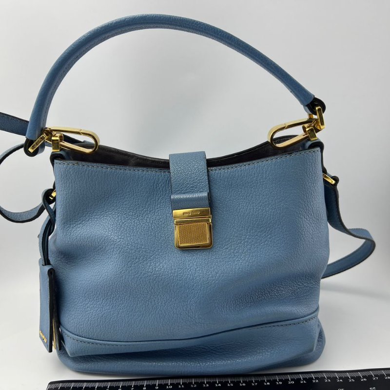 Miu Miu 鎖扣水桶包-0