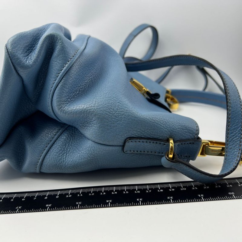 Miu Miu 鎖扣水桶包-1