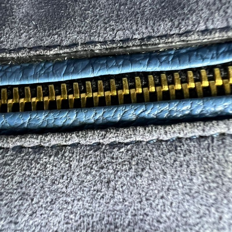 Miu Miu 鎖扣水桶包-14