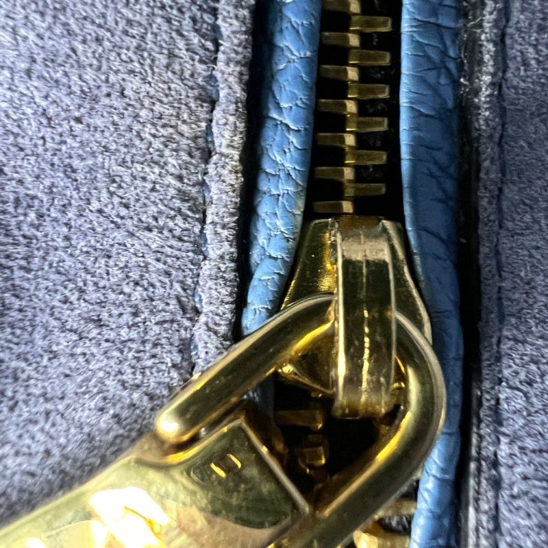 Miu Miu 鎖扣水桶包-18