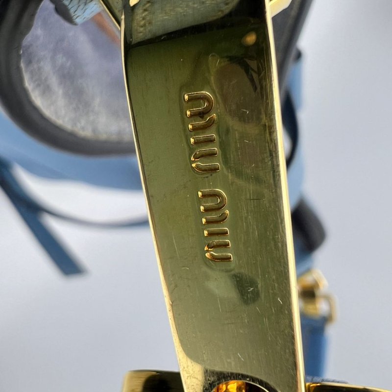 Miu Miu 鎖扣水桶包-19