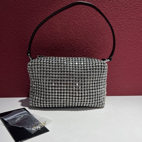 99新Alexander Wang 大王包 Heiress系列 水鑽拼黑色 腋下包 手提包 尺寸：15*6*9 cm 。