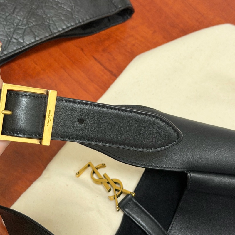 YSL聖羅蘭大號Hobo腋下包LE5À7-8