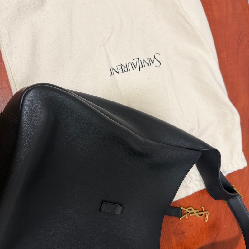 YSL聖羅蘭大號Hobo腋下包LE5À7-9