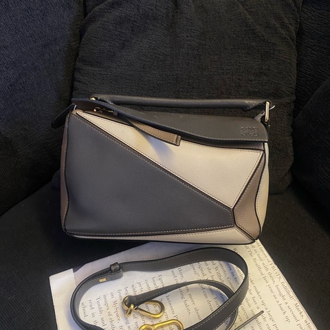 Loewe羅意威 puzzle小號拼色幾何包 尺寸:24×16