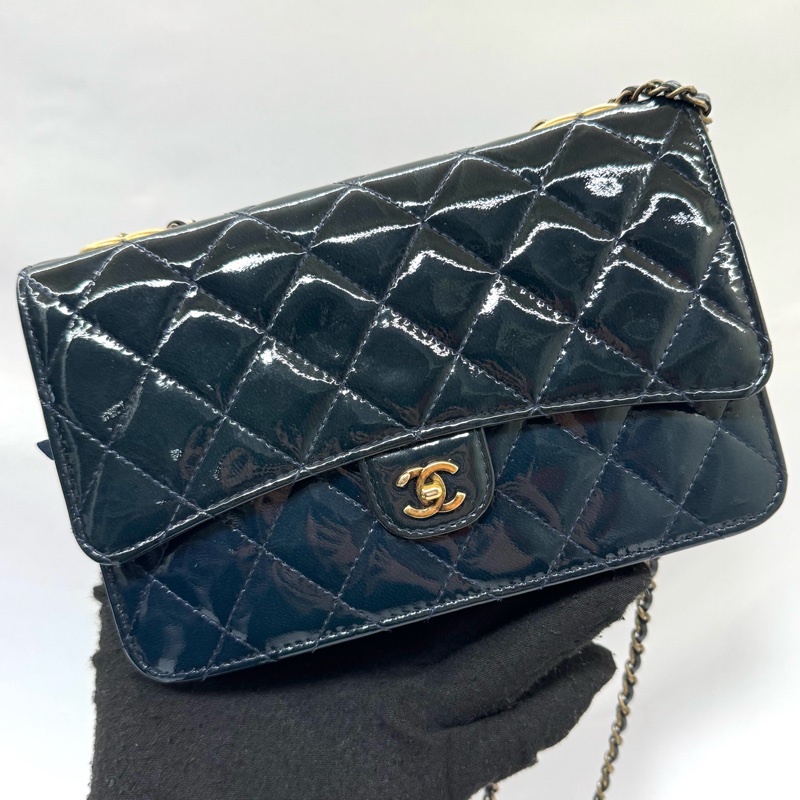CHANEL   香奈兒 WOC 菱格紋漆皮鏈條包  NO.21 海軍藍-1
