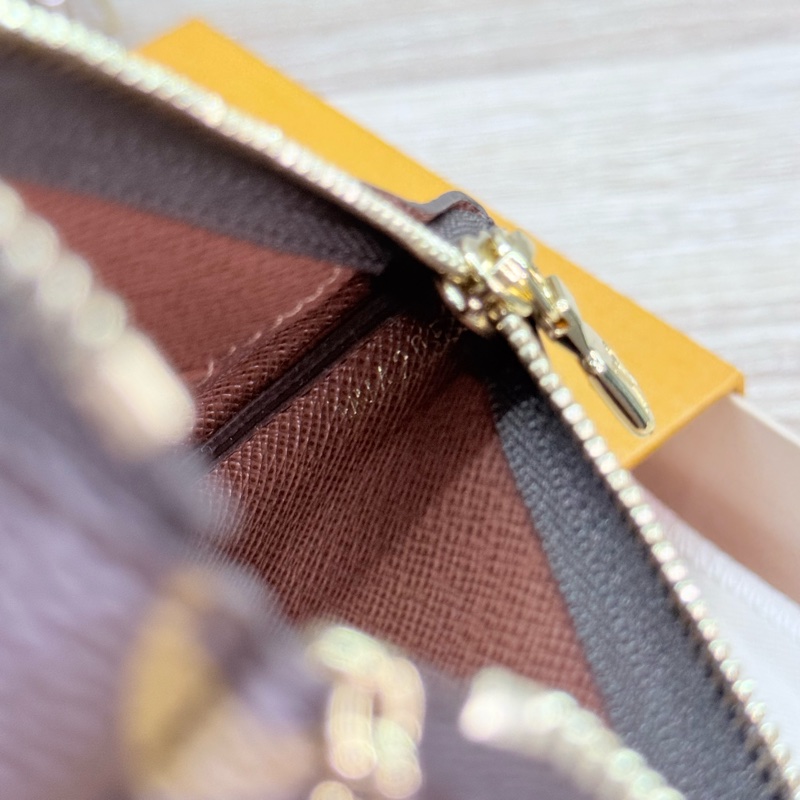 LV M13559 Pochette Clés S號 新款鑰匙包零錢包萬用包-16