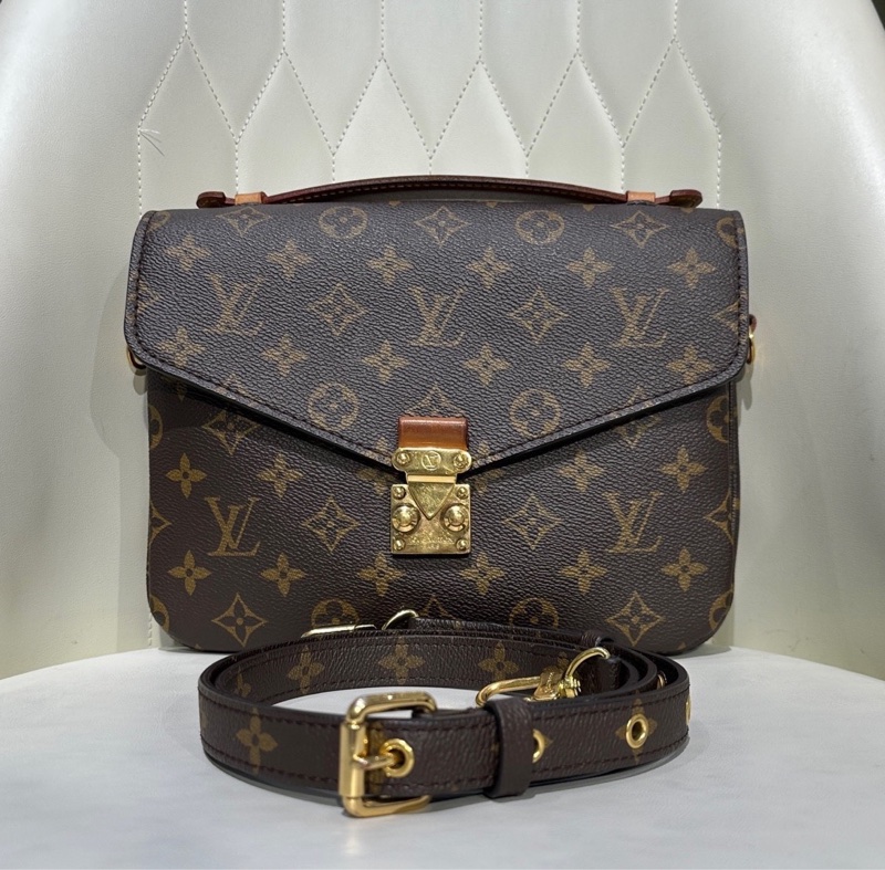 LV路易威登 老花郵差包-0