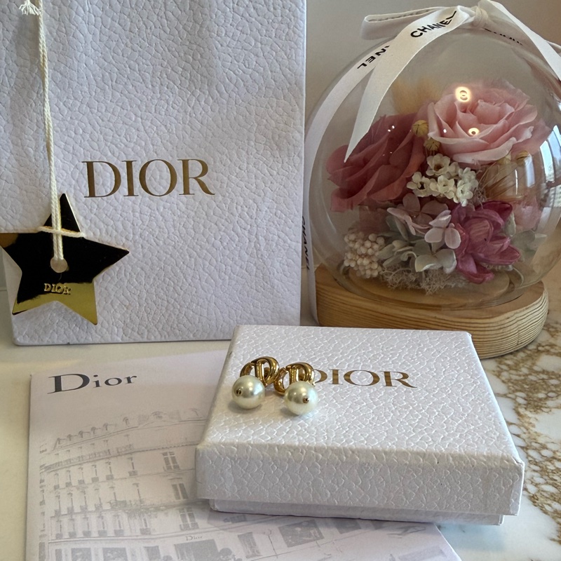 (全配近全新）Dior氣質款經典金色珍珠吊墜耳環（E1850)-0