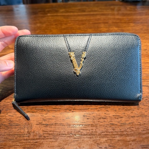 Versace 經典V字長夾