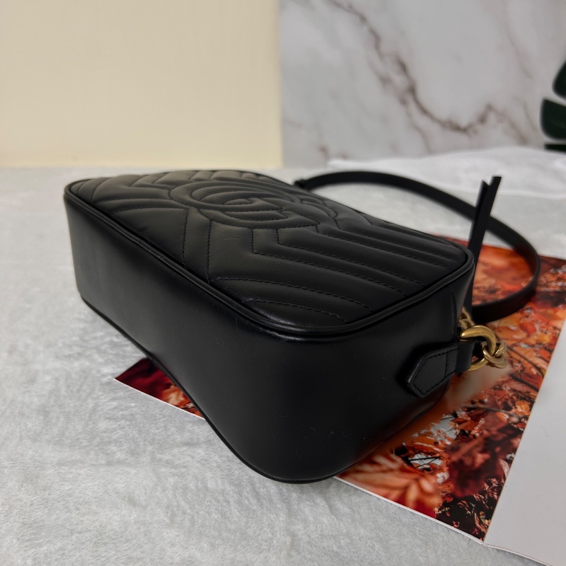 Gucci 雙 G Marmont 中號相機包-17