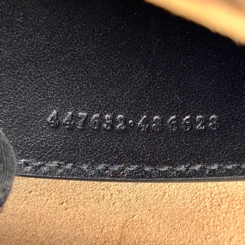 Gucci 雙 G Marmont 中號相機包-22