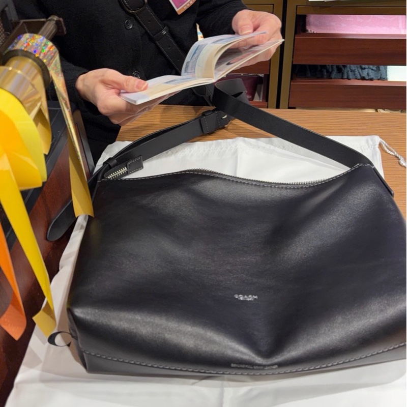 Coach MOTT 33號郵差包-4