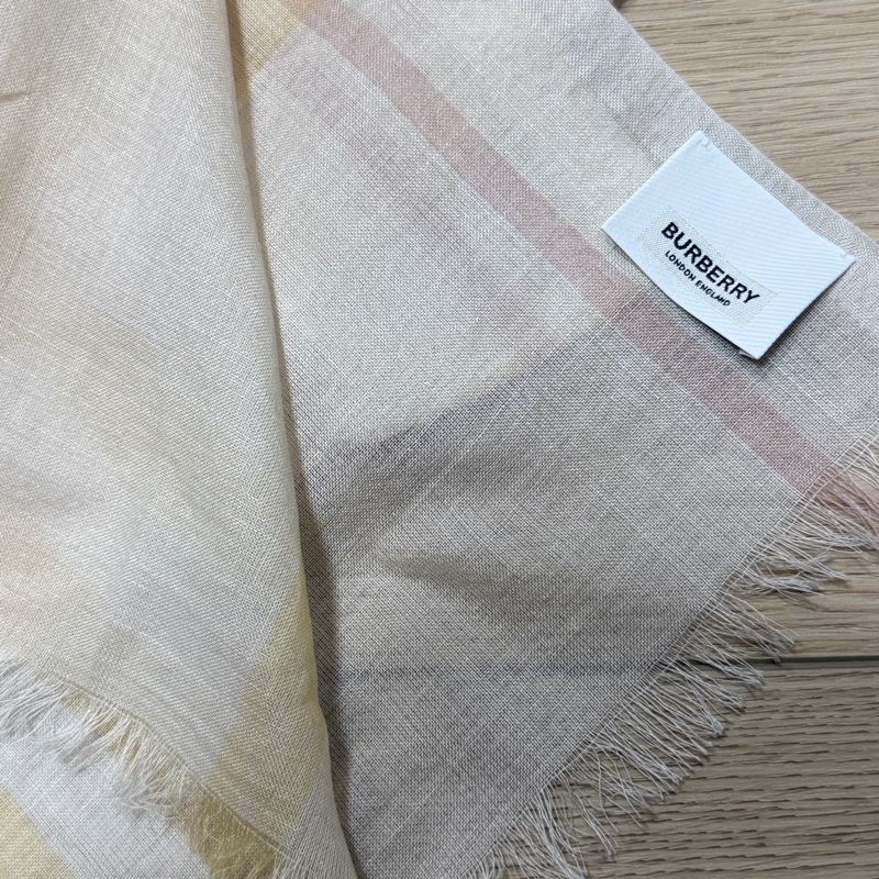 Burberry 寬版格紋羊毛圍巾 卡士達米色-5