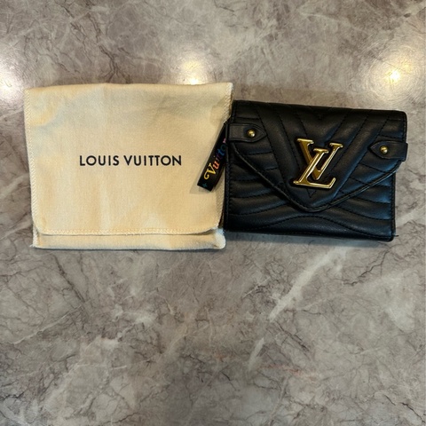 LV 黑金短夾