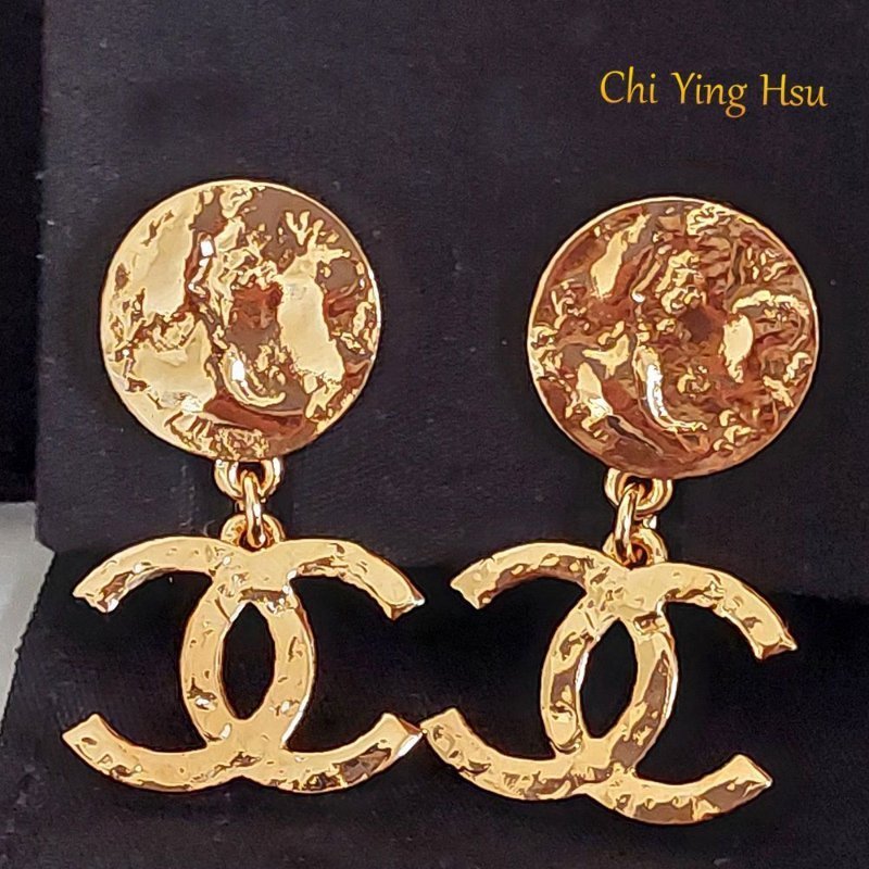 Chanel 24c🌈現品實拍 🌈金色熔岩圓雙C耳環👏9.8成新 未使用閒置品-1