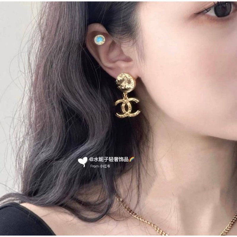 Chanel 24c🌈現品實拍 🌈金色熔岩圓雙C耳環👏9.8成新 未使用閒置品-3