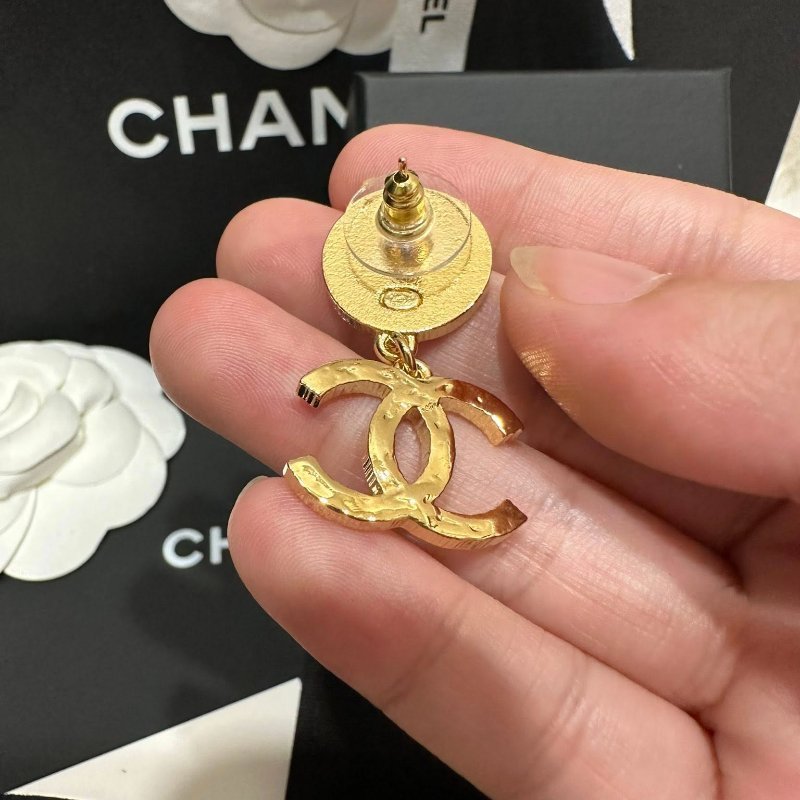 Chanel 24c🌈現品實拍 🌈金色熔岩圓雙C耳環👏9.8成新 未使用閒置品-20