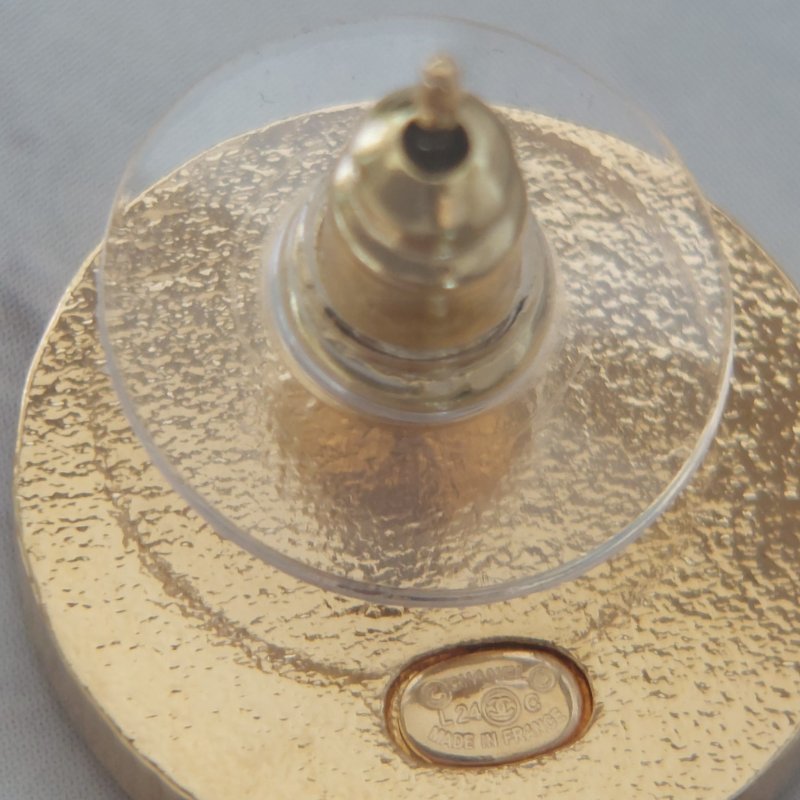 Chanel 24c🌈現品實拍 🌈金色熔岩圓雙C耳環👏9.8成新 未使用閒置品-29