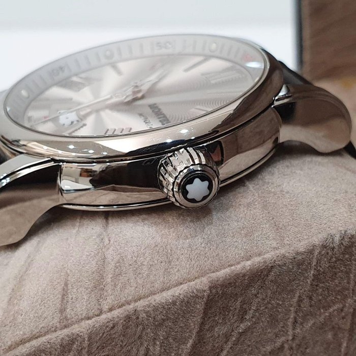 【大眾名錶】MONTBLANC萬寶龍 4810系列 102342 銀面 日期窗 原廠錶扣 代用皮帶 底蓋裸空 錶徑41.5mm 自動上鍊 G196-6