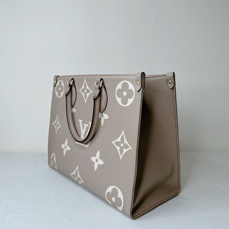 LV OnTheGo MM斑鳩灰托特包-5