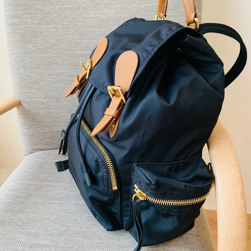 Burberry 焦糖色皮革軍旅後背包 (經典黑/M號)-4