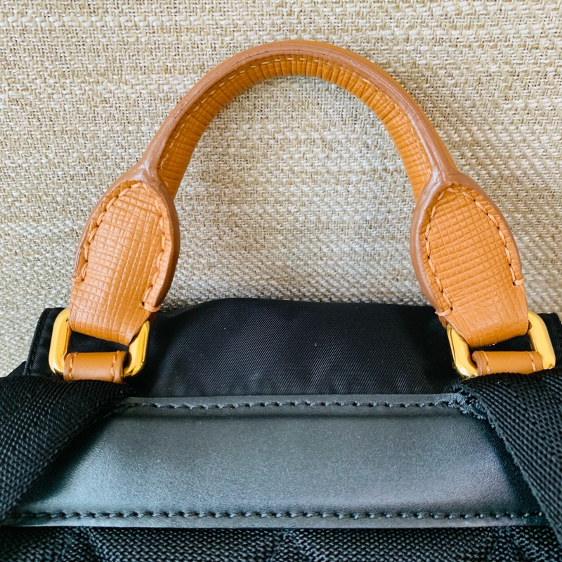 Burberry 焦糖色皮革軍旅後背包 (經典黑/M號)-8